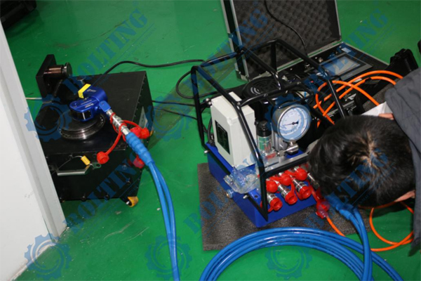 液壓扭力扳手第三方扭矩校驗檢測，液壓扭力扳手怎樣使用扭矩更精準(zhǔn)，配什么樣的液壓扭力扳手泵